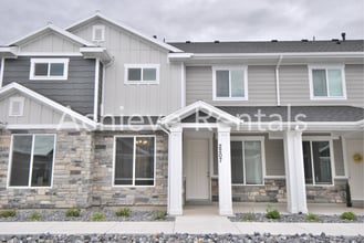 Building Photo - 2207 S 1090 W