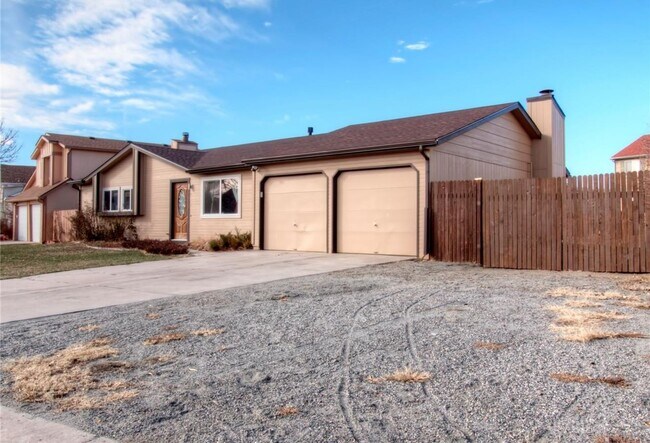Building Photo - Charming Single-Family Ranch Home for Rent...