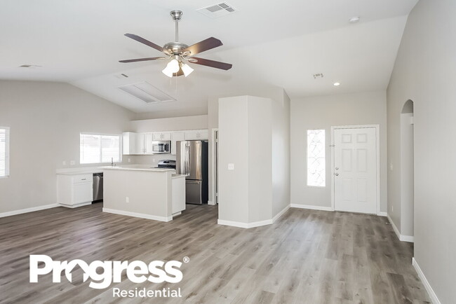 Foto del edificio - 5235 Acacia Grove St