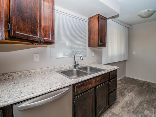 Building Photo - 7014 E Holly St