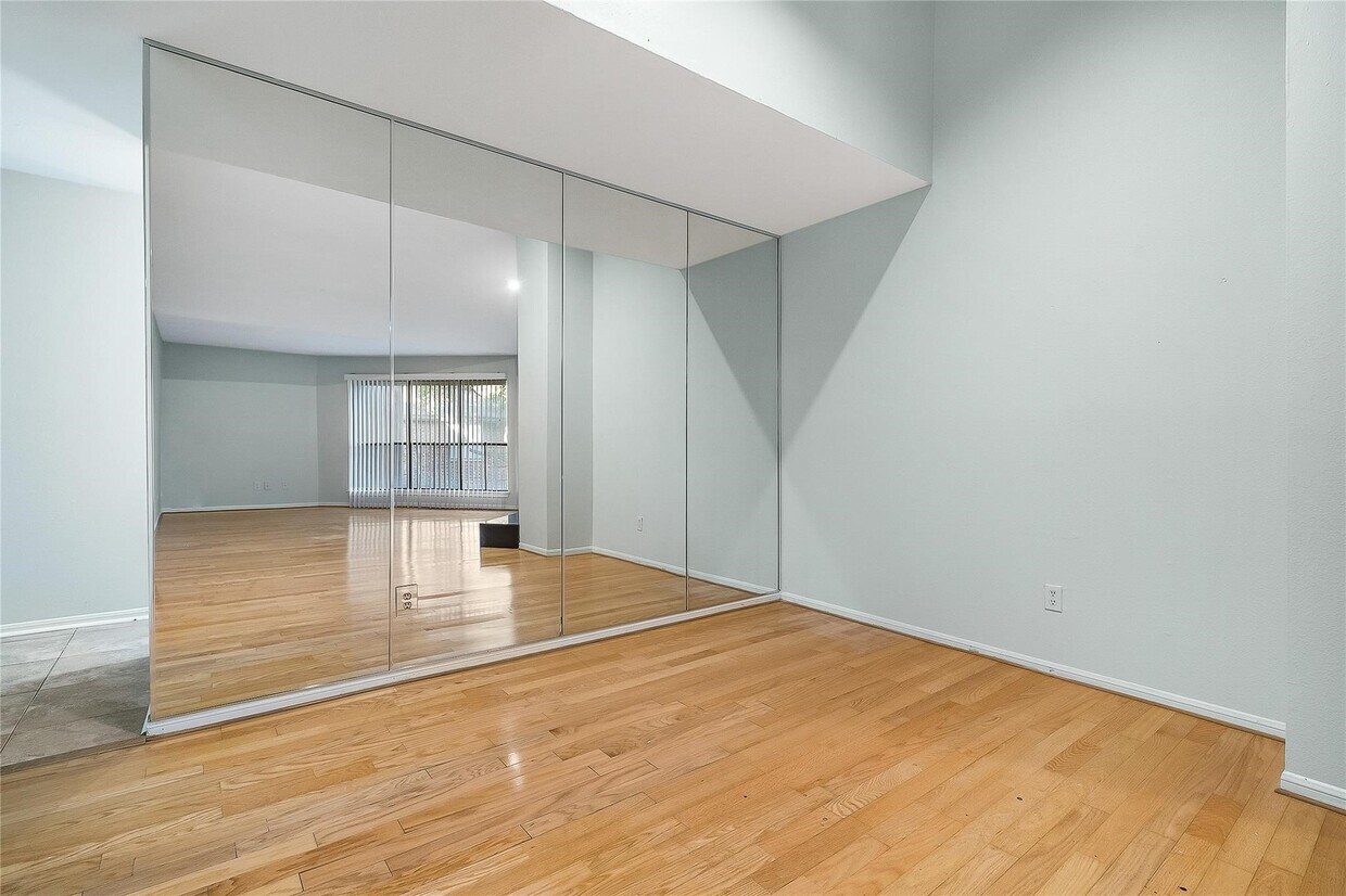 Foto del edificio - 3100 Walnut Bend Ln