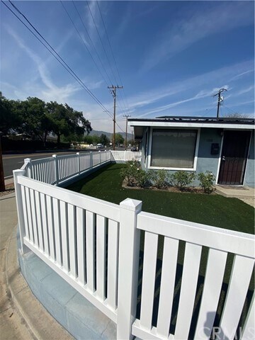 Building Photo - 1101 E Lemon Ave