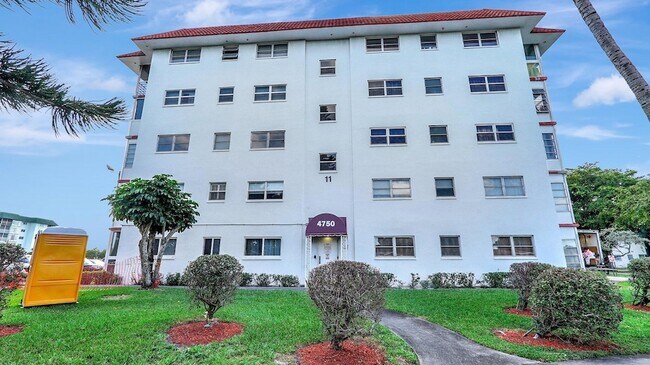 Foto del edificio - 4750 NW 22nd Ct