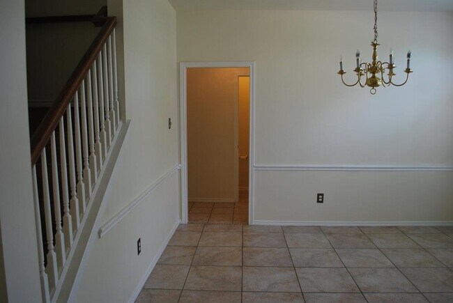 Building Photo - 22507 Cascade Springs Dr