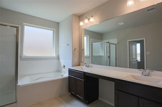Building Photo - 23727 San Barria Dr