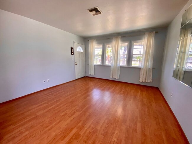 Building Photo - 3616 Cosbey Ave