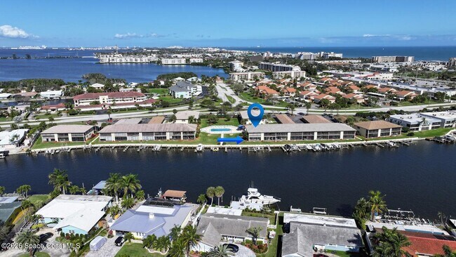 Foto del edificio - 325 S Banana River Blvd