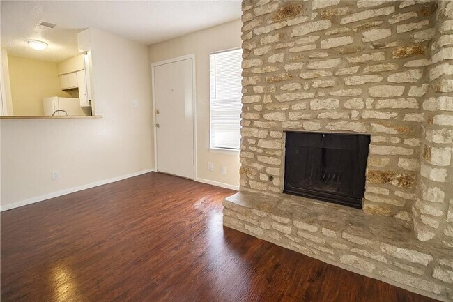 Foto del edificio - 903 Taulbee Ln