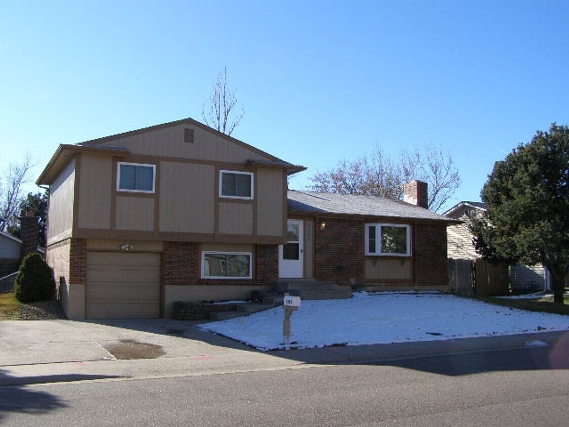Foto principal - 3 Bedroom Single Family Home in Littleton