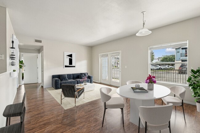 Living/Dining - Westpond