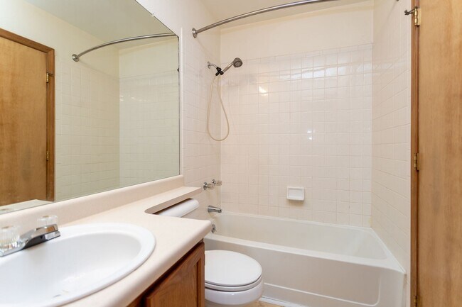 Foto del edificio - 6109 Lowlander Ct