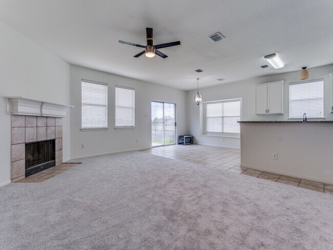 Building Photo - 5123 Willow Bend Ln