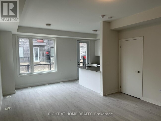 Building Photo - 3562 Colonial Dr