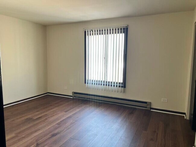 Foto del edificio - 16640 Crescent Ave