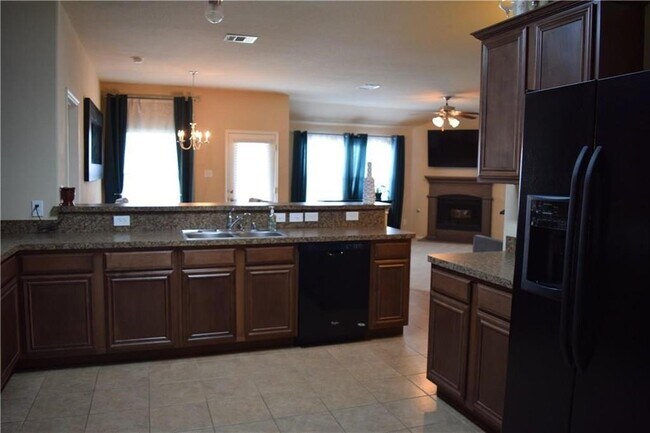 Building Photo - 5201 Bear Valley Dr