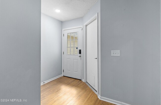 Foto del edificio - 12022 Arbor Lake Dr