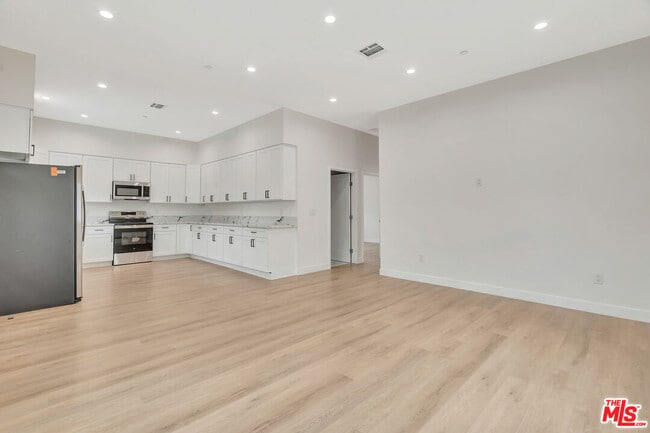 Foto del edificio - 11108 Norris Ave