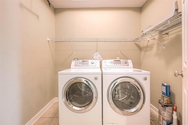 Foto del edificio - 4515 Briar Hollow Pl