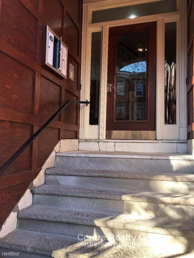 Foto del edificio - 5 br, 2 bath Apartment - 10 Strathmore Rd # 4