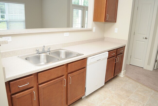 Foto del edificio - Traditions at Burns Harbor Apartment Homes