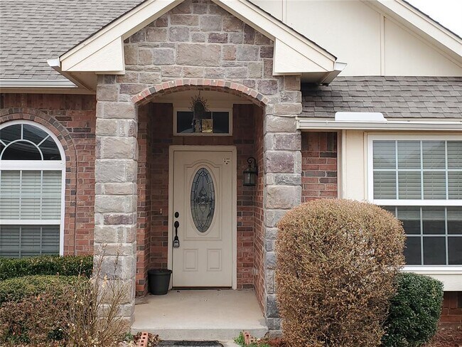 Building Photo - 16113 Juliet Dr