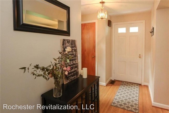 Building Photo - 3 br, 1.5 bath House - 70 Keswick Road
