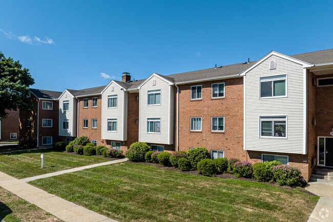 Building Photo - Rose Hill Apartments