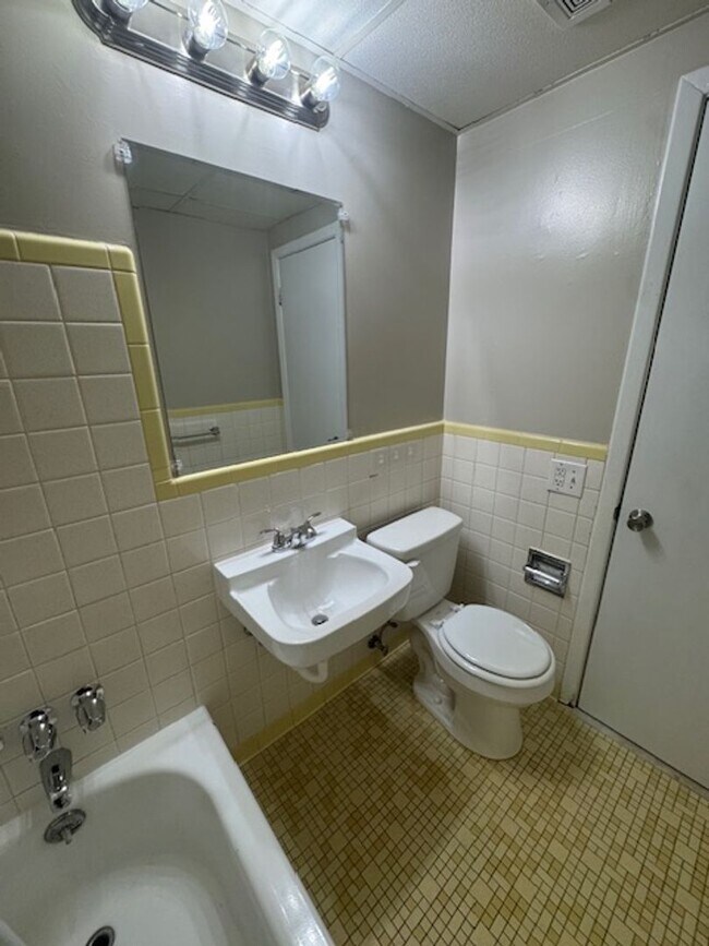 Building Photo - Affordable 2 bedroom apartment