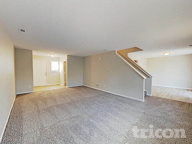 Foto del edificio - 515 Dry Creek Cir