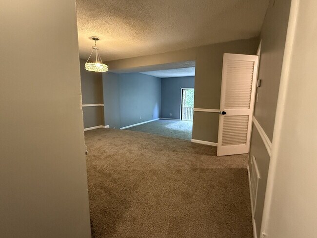 Foto del edificio - Your New Home Awaits: Charming 3-Bedroom Townhouse in Decatur!