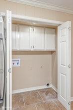 Building Photo - 10142 Carlsbad Dr