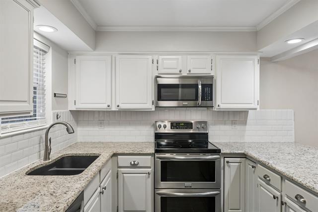 Foto del edificio - 2908 Clear Springs Dr
