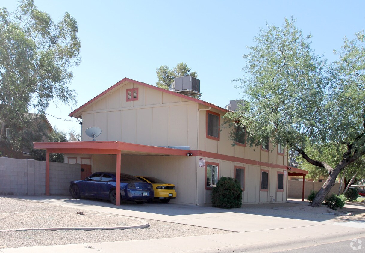 Primary Photo - 111 N Phyllis St