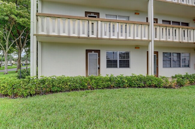 Building Photo - 1 Mansfield B