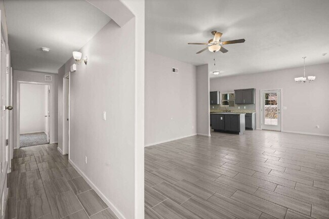 Foto del edificio - 629 Cedarwood Ave