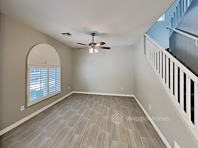 Building Photo - 961 S Huish Dr