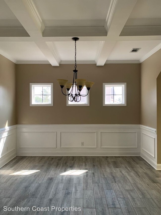 Building Photo - 4 br, 2.5 bath House - 606 NE Murray Crossing