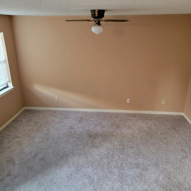 Building Photo - Grayson Valley Townhome- 2BR- 1.5BA