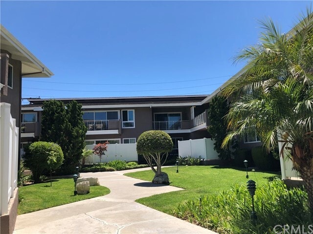 Foto principal - 1745 Maple Ave