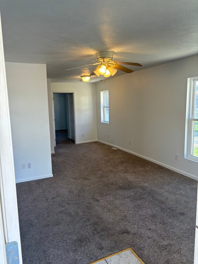 Foto del edificio - 212 Miller Ave