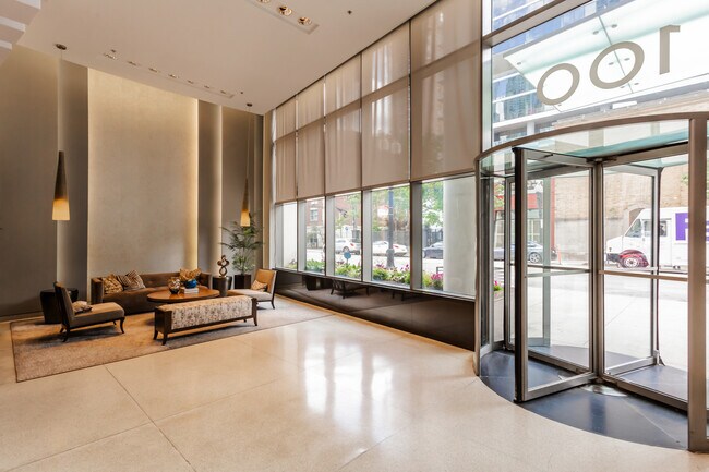Foto del edificio - 100 E 14th St
