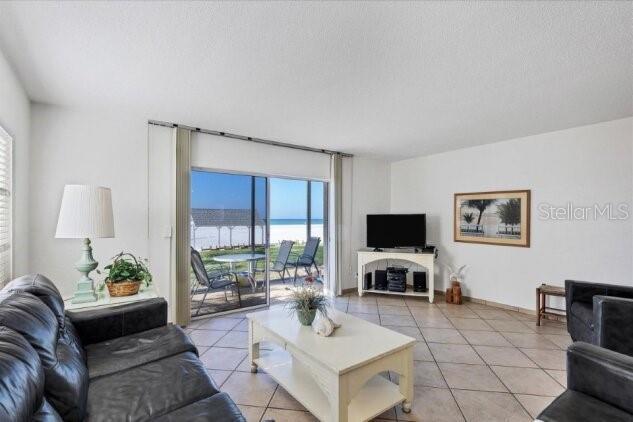 Foto del edificio - 6154 Midnight Pass Rd