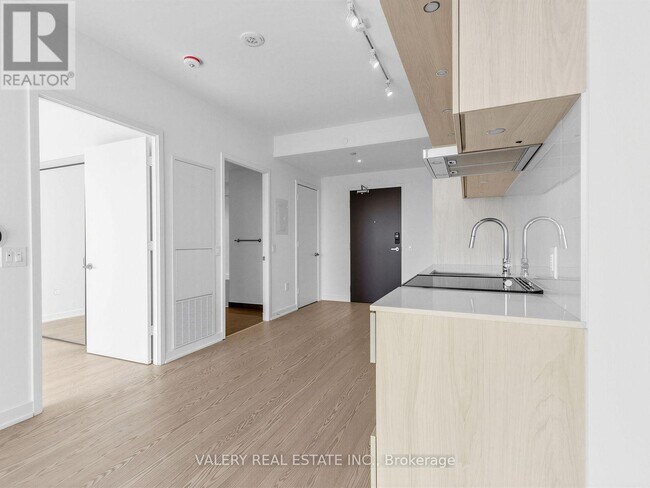 Photo du bâtiment - 448 Burnhamthorpe Rd W