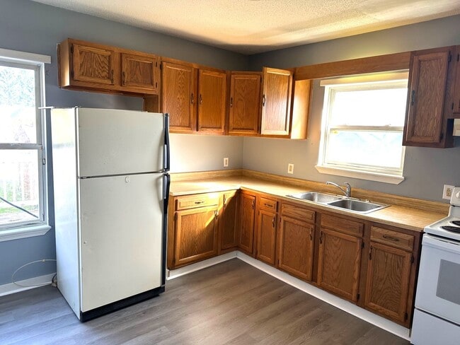 Foto del edificio - 230 W 3rd St