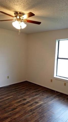Foto del edificio - 205 Rolling Hills Ln