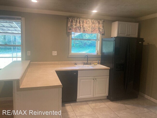 Foto del edificio - 4 br, 2 bath House - 3008 Pinewod Drive