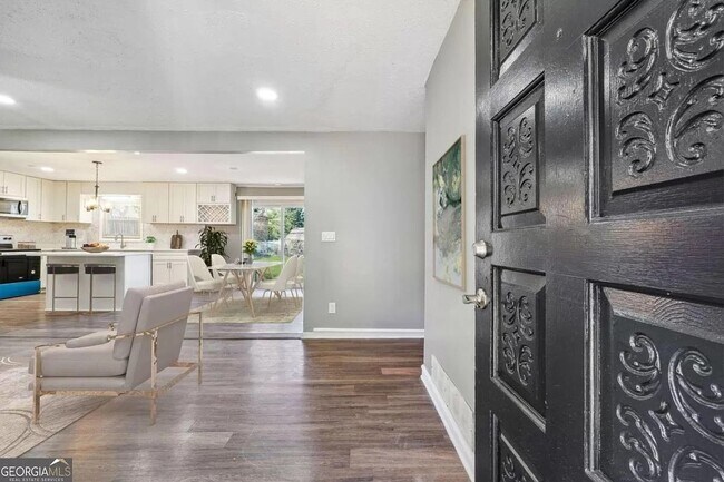 Photo - 2419 Greenway Dr House