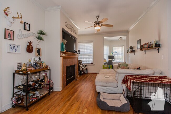 Foto del edificio - 881 W Cornelia Ave
