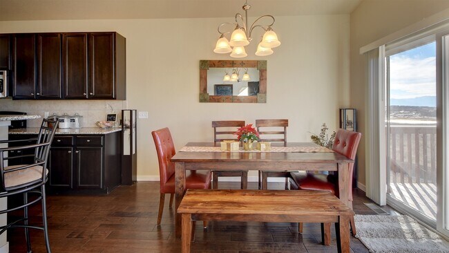 Foto del edificio - 5 Bedroom Ranch Home on North End