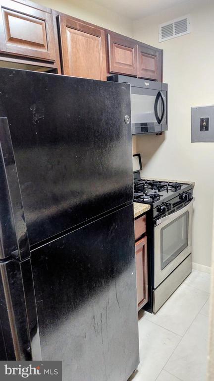 Foto del edificio - 6100 Westchester Park Dr